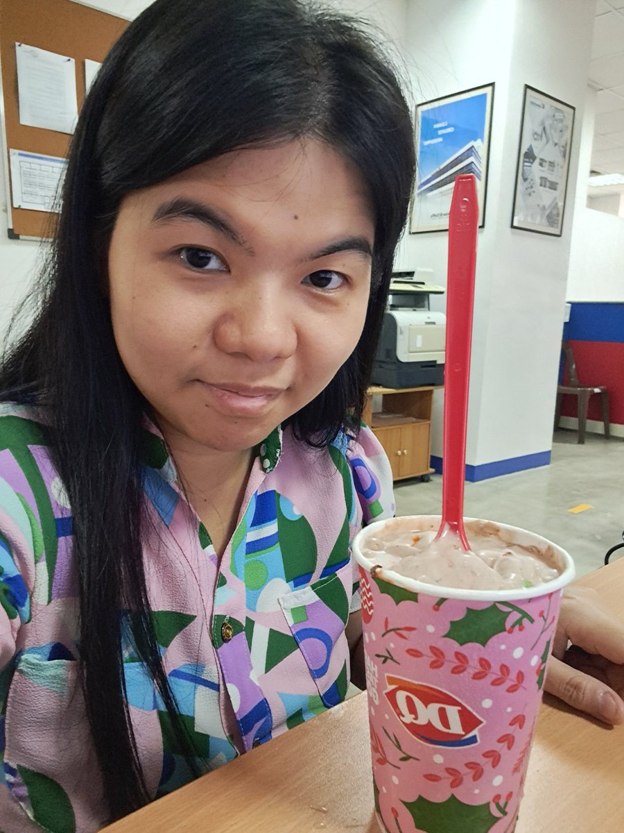 xandz34's tweet photo. Enjoying holiday work 🍦👩💻🥡
#LeyLam #Shawarma #DairyQueen #IceCream #SmMarket #Smeats #gongcha #HolidayWork #Foodtrip #Selfie
📷 Dec 26, 2023 @leylamph @smmarkets @DairyQueen @gongchaphil @DairyQueenPhil https://t.co/TknJPS7cwj