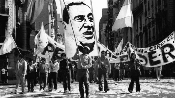 "La verdadera democracia es aquella donde el gobierno hace lo que el pueblo quiere y defiende un solo interés: el del pueblo“

✍🏻 Verdad peronista