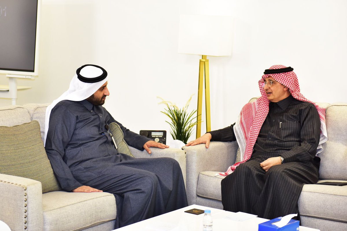 #صور : 📸 

برعاية وحضور سعادة مدير عام الشؤون الصحية بمنطقة عسير : 

#صحة_عسير ورجل الأعمال علي بن سليمان الشهري يوقعان اتفاقية شراكة مجتمعية لتوريد وتركيب جهاز الأشعة المقطعية بمستشفى تنومه العام ، وذلك حسب المقاييس والمعايير السعودية المعتمدة.
حضر التوقيع نيابةً عن رجل الأعمال