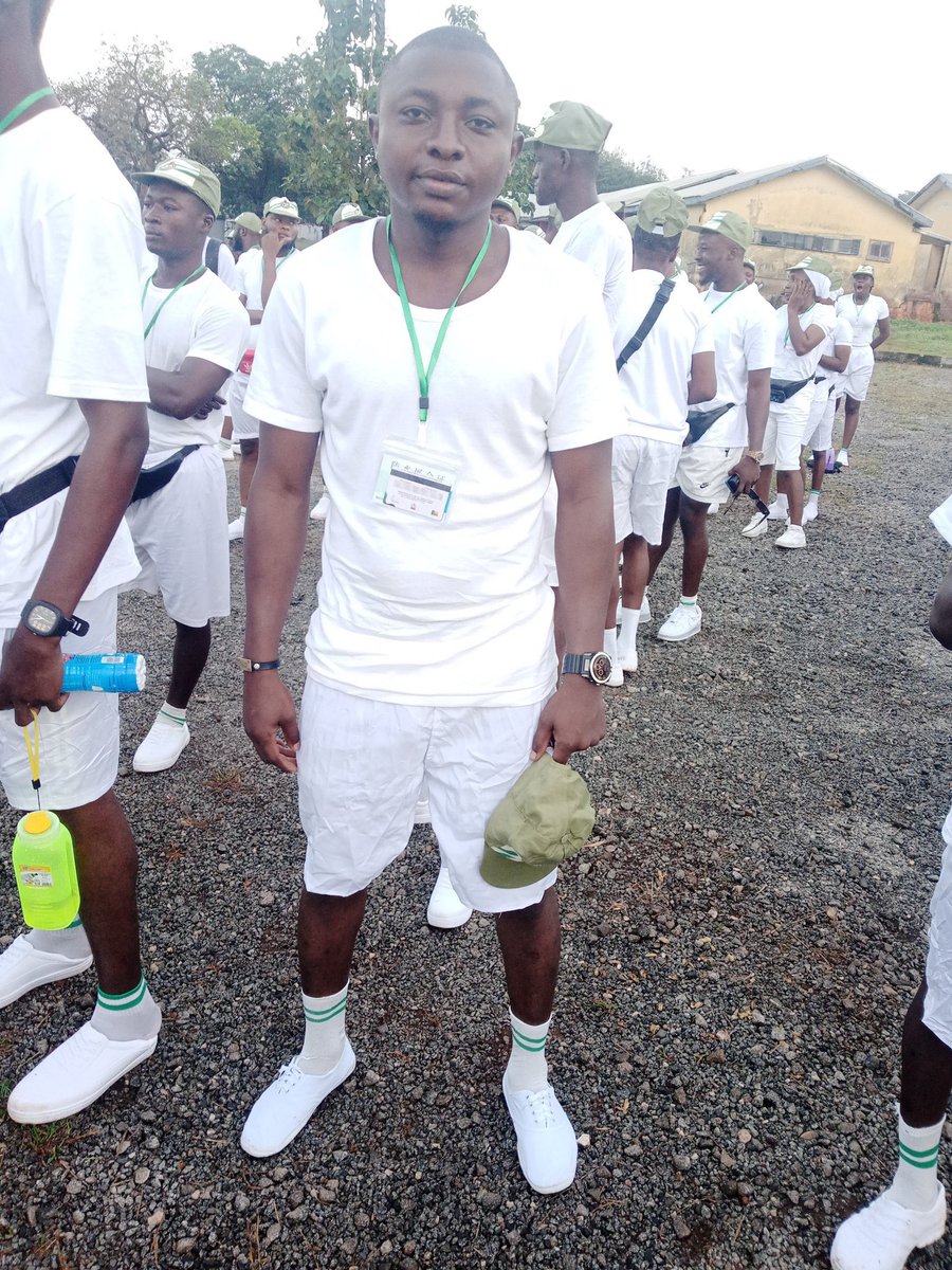 NigeriaStories's tweet photo. NIGERIAN reporter Umar Audu went undercover, bagged a Cotonou university degree in 6 weeks, participated in NYSC scheme without being caught 🤯.

So Some people are moving with degrees they got in six weeks 😳? 

A fantastic piece of investigative journalism 

What’s your take on this ?