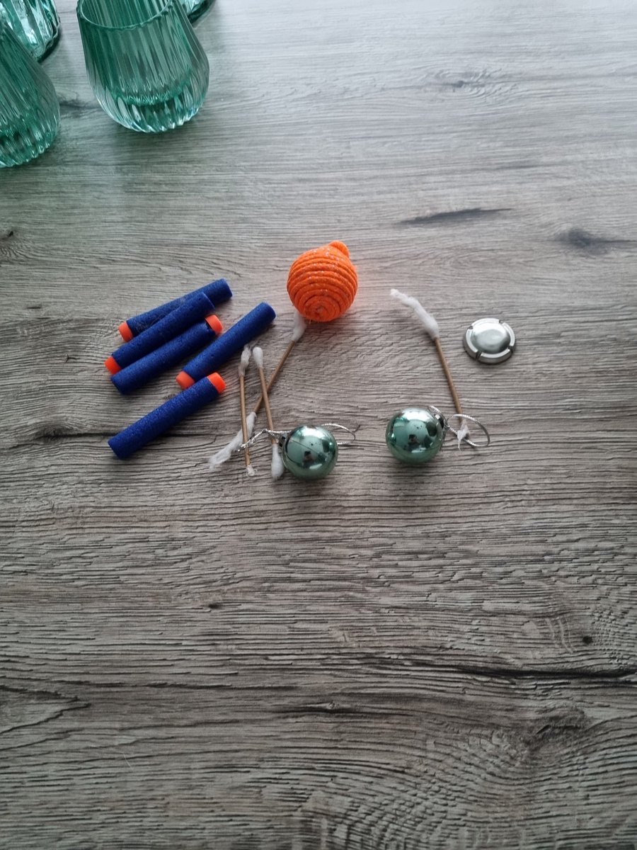 Poppetje0906's tweet photo. Zeg dat je katten hebt zonder te zeggen dat je katten hebt... (de buit na stofzuigen) 🤣🤣🤣 #CatsAreFamily #CatsOnX #katten #stofzuigen #buit https://t.co/Cmjc08lhoD
