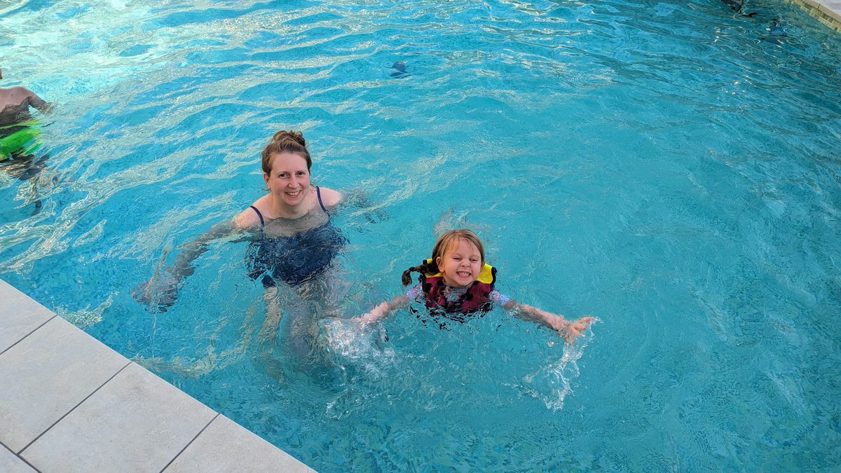 Danielle_Newby's tweet photo. Iβve been in here for bloody hours #prune #waterbaby #learningtoswim https://t.co/WdefOT3lZ1