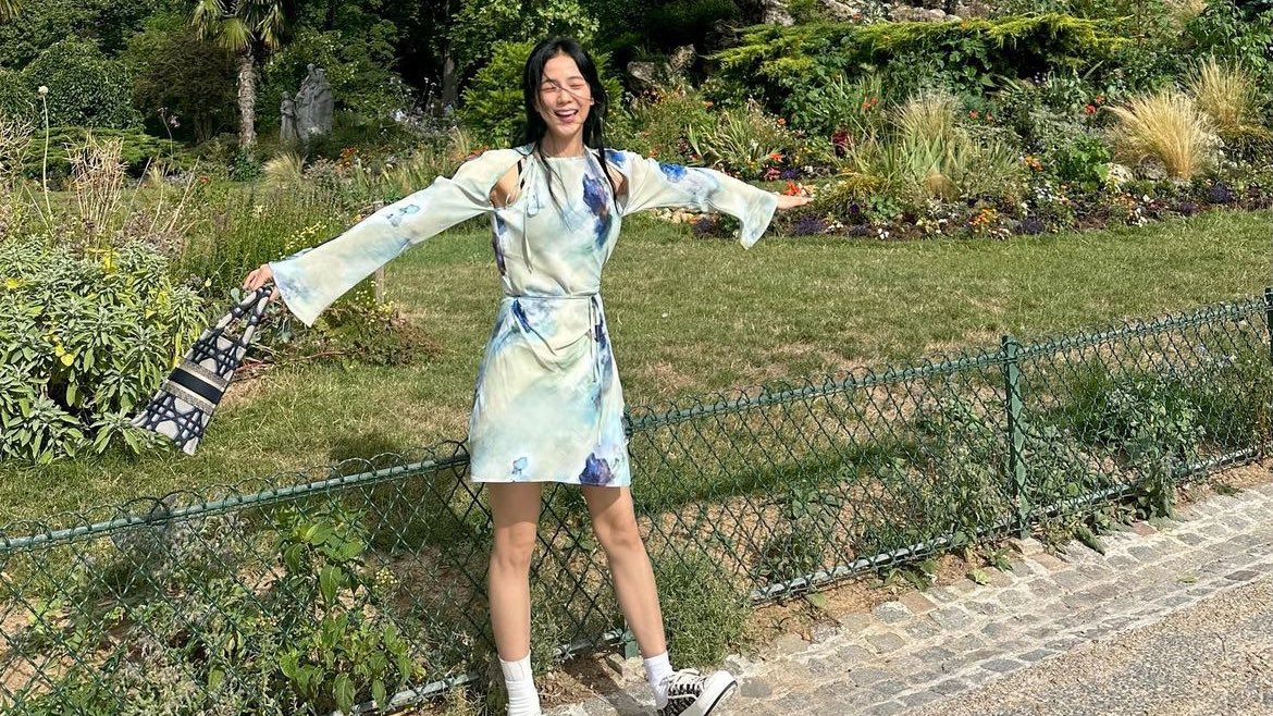 jisoogaIIery's tweet photo. happiest birthday to the world’s best woman of all time! wishing u a best of year ahead filled with blessings &amp; hope. i know you’ll be busy this year so always take care of yourself. i love u, my one &amp; only! 🤍

HAPPY JISOO DAY
#OurPreciousJISOODay
#꽃향기_가득한_지수생일_왔단다 https://t.co/QB8PbXxtmN