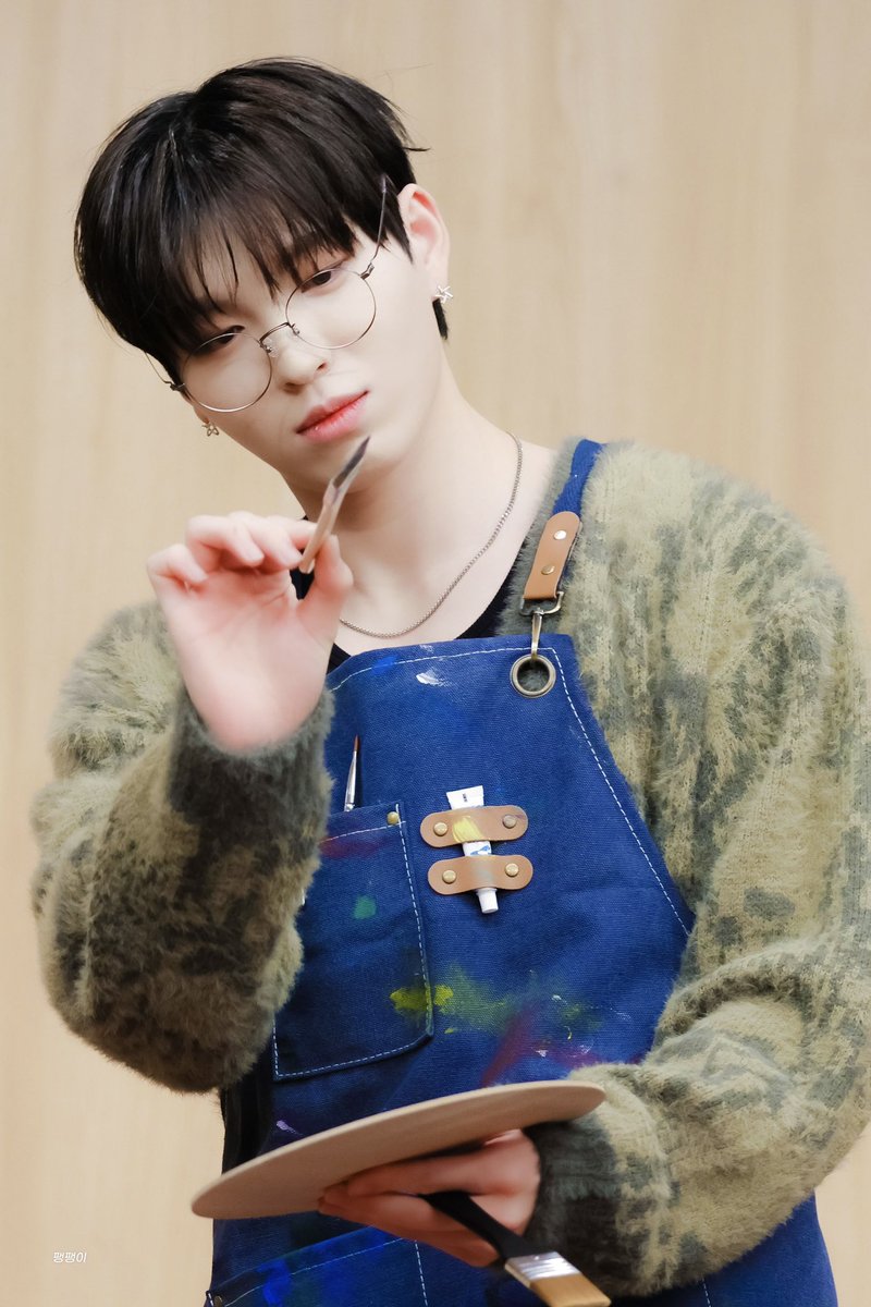 posilposil731's tweet photo. 231229 블루드림미디어

#다크비 #DKB #희찬 #HEECHAN #양희찬
@DKB_BRAVE https://t.co/yeY5cqUPHH