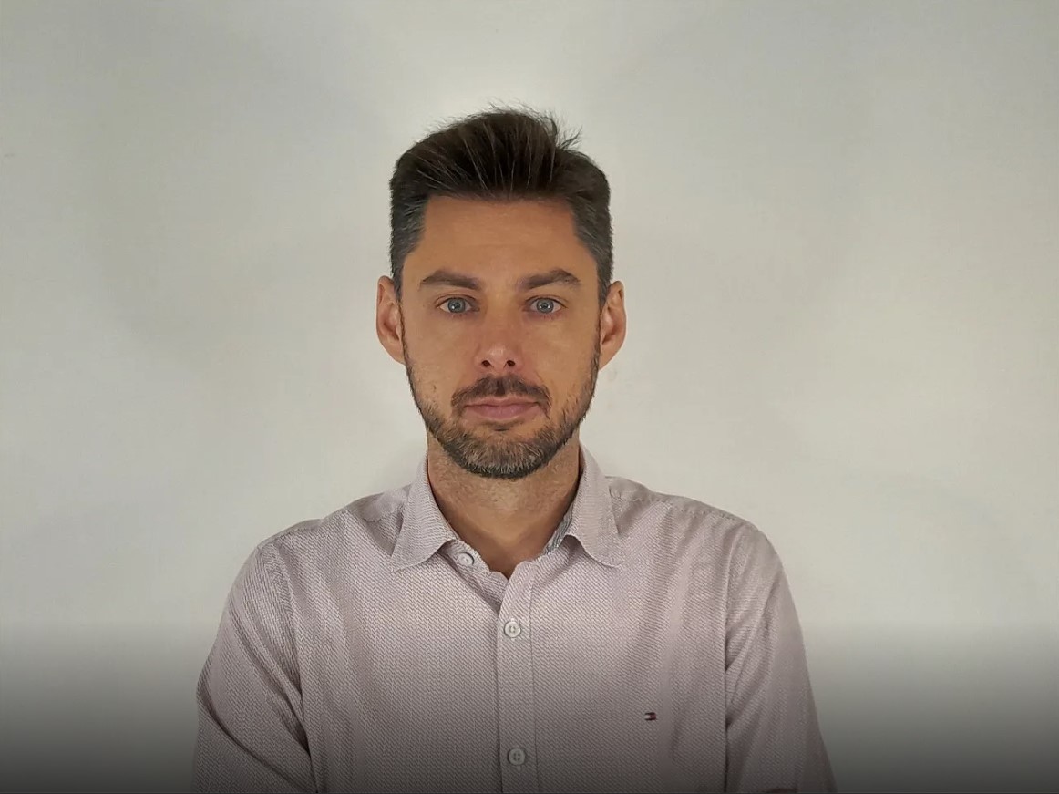 📌Entrevistamos a Rodrigo Laucirica, Gerente Comercial de #FoxboxGroup, para conocer en profundidad la oferta de la compañía de electrónica de consumo, su desarrollo en la región y el trabajo que realizan junto a sus canales.

La nota completa 👇
enretail.com/2023/12/29/fox…