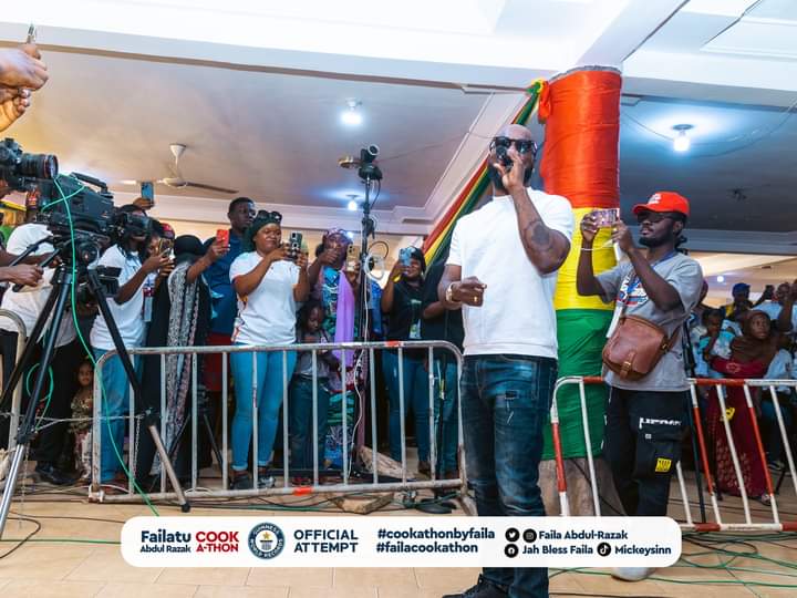 At the wrap-up of day 1, here is the list of high-profile personalities that visited Modern City hotel to support and encourage the Guinness World Record Longest cook contender.

dmtvonline.com/high-profile-v…
#CookathonByFaila