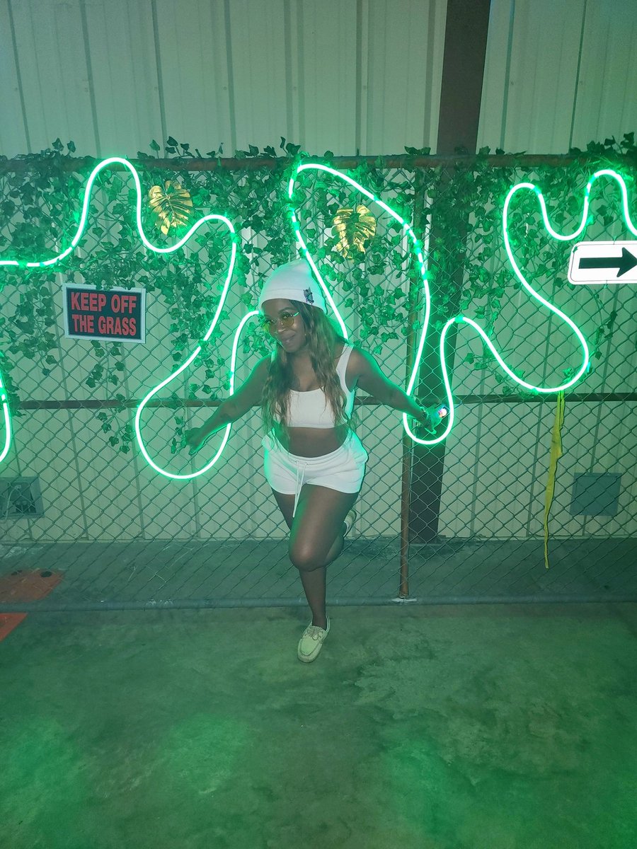 BookingHarmonie's tweet photo. New year, new blah blah blah 🍄💊🍬🍭

#HappyNewYear #NYE #NewYear2024 #RLGrime #Orlando #Rave #PLUR https://t.co/AQ8I86smrv
