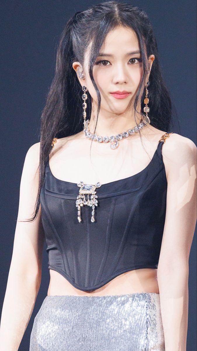 pinksooyaaaa's tweet photo. Hi Jisoo happy birthday, my prayers are all the best for you. Hopefully whatever you will do goes according to your plan, I hope you will always be happy and I love you ♥️
HAPPY JISOO DAY
#OurPreciousJISOODay
#꽃향기_가득한_지수생일_왔단다 https://t.co/rg7kCO12Re