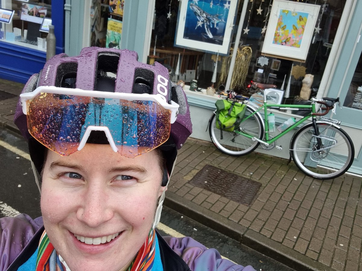 rail_guns's tweet photo. In stupid bike adventure news, I cycled 45 miles in driving rain to get this jug and the shop was closed ππ
Had to make do with seeing this jolly statue of Alfred the Great instead π₯²
#type2fun #CheckShopTimesBeforeLeaving https://t.co/LO8OhsDjMw