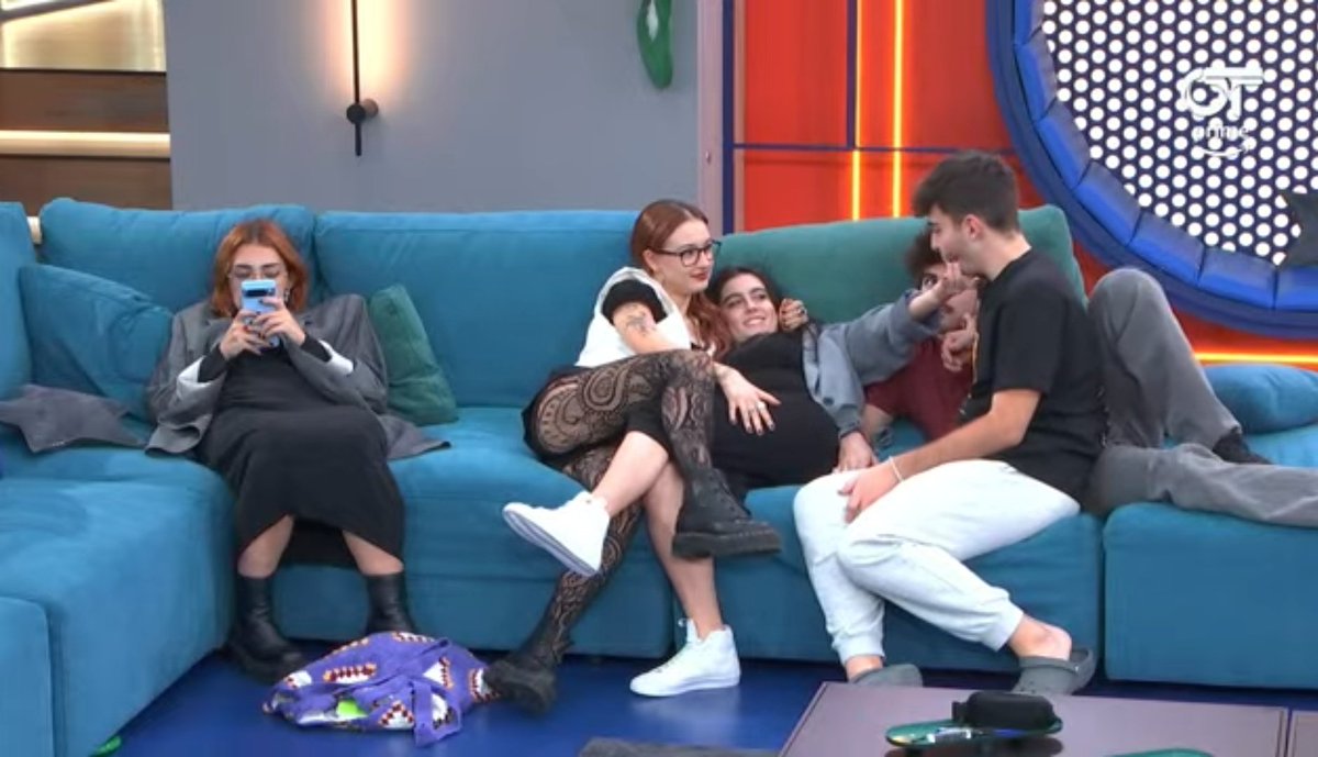 Tag yourself. Yo soy Violeta. #OTDirecto2E