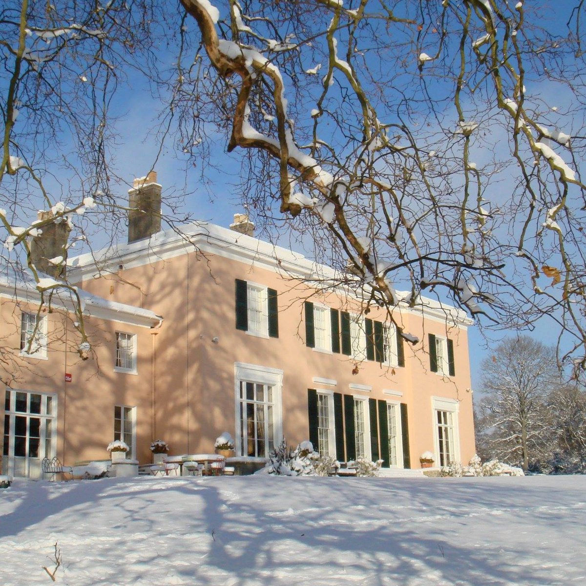 In the heart of winter, snow can often make an appearance at your event venue. These pictures were taken at our partner venue, <a href="/BignorPark/">Bignor Park</a>, in West Sussex – and make this stunning location even more magical and memorable.

#WinterWeddings #WhiteWedding #EventsPlanning