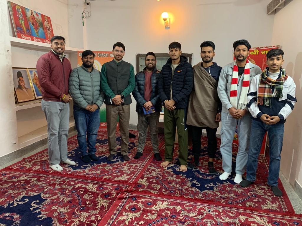 AbvpPathankot's tweet photo. आज #ABVP_Pathankot के कार्यकर्ताओं की बैठक संघ कार्यलय पठानकोट में सम्पन्न हुई, जिसकी अध्यक्षा अमृतसर विभाग संगठन मंत्री अर्चित चौधरी जी ने की,बैठक में राष्ट्रीय कार्यकारिणी सदस्य मृदुल थपलू जी एवं पठानकोट नगर अध्यक्ष विशाल चौहान जी भी मौजूद रहे। #abvp #abvppunjab #abvppathankot https://t.co/M4SCfz1m7W