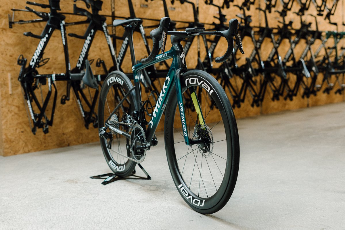 As of the 2024 season SRAM will officially become the drivetrain partner for BORA - hansgrohe. The riders will race with SRAM RED eTap AXS groupset and Hammerhead head units. Find all the information here: bora-hansgrohe.com/news/SRAM_2024…