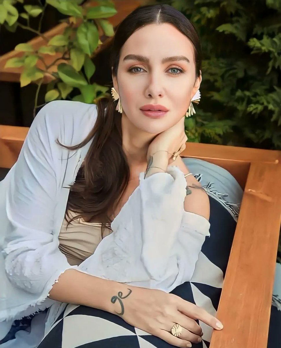 AkalayRosy's tweet photo. Good morning bendecido día mundo 2024 #bichita #BirceAkalay @BrcAkalay 🦋❤️ https://t.co/W9KaRsL9IV