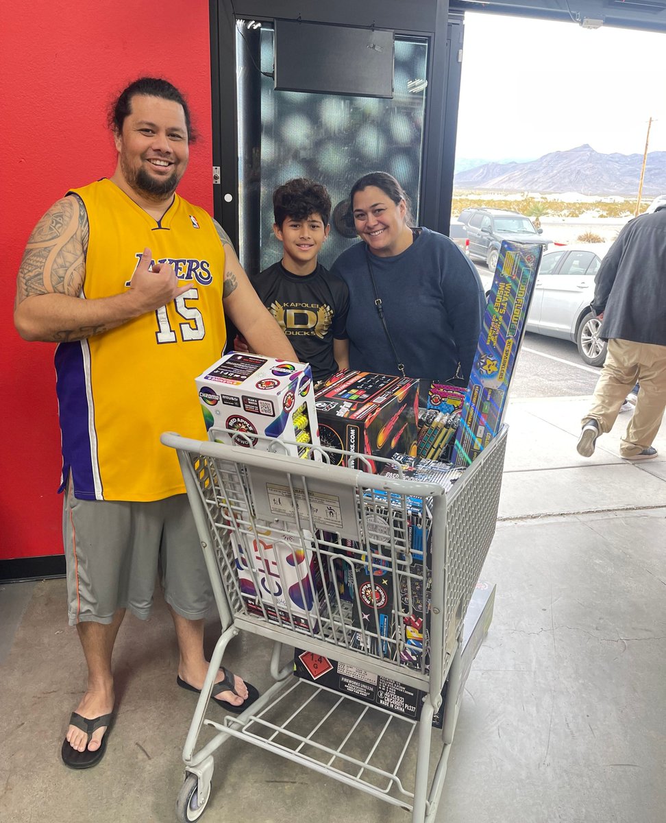 redapplefw's tweet image. Welcome to 2024, #PyroSquad™️!

We hope your NYE celebrations were packed with booms, bangs &amp;amp; tons of fun! If you need to scratch that pyro itch, then checkout our website or visit us instore! #redapplefireworks

Online: bit.ly/3LkOhHB
Locations: bit.ly/3I0L2FG