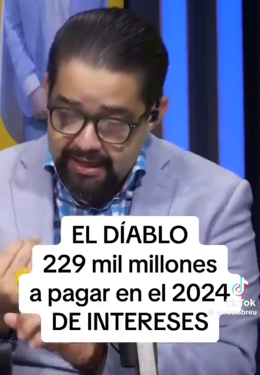 Ulerio_o1v's tweet image. Mientras los que tienen sus problemas resuelto del estado nosotros los pobres vamos a pagar todo esto préstamos desproporcionado mira esta perla ustedes cren que es posible señores sepan bien que va hacer en mayo