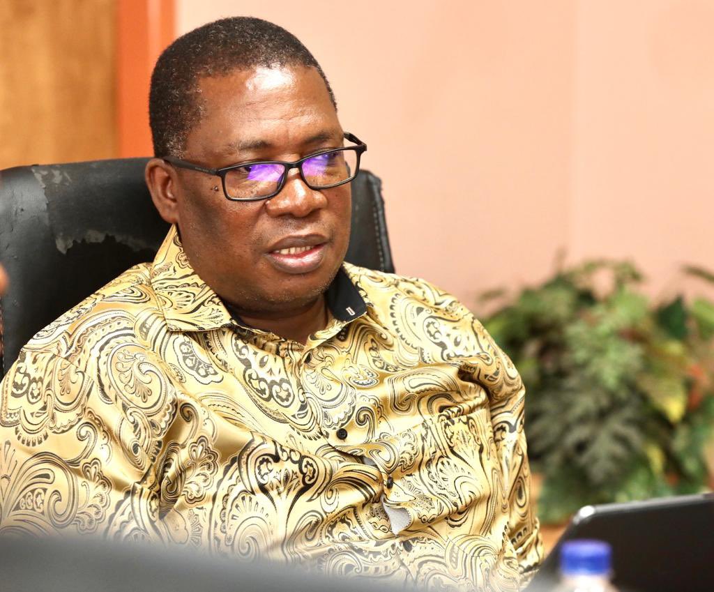 GP_CommSafety's tweet photo. The @GautengProvince Premier, Panyaza Lesufi and @GP_CommSafety MEC, Faith Mazibuko today, visited the family of four siblings who were shot and killed in Jukulyn, Soshanguve on Monday, 01 January 2024, to offer their condolences and get an update on the killings. https://t.co/CyKpXbomG5