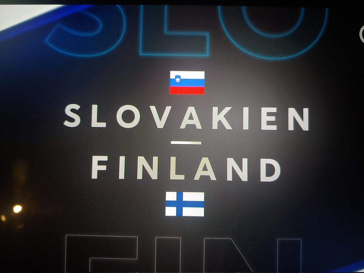 EfraimLarsson's tweet photo. Jag vet inte, Viasat, men det är väl inte Slovakiens flagga?

Fast det är klart. För 699 kr/mån ingår väl bara det lilla flaggpaketet. https://t.co/iJANrZ5aBG