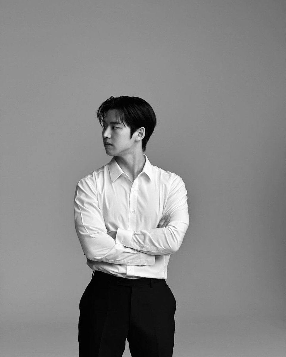 onlyforHONGSEOK's tweet photo. Hongseokie in black &amp; white is always my weakness 🥹

#홍석 #HONGSEOK
#Hongcookie  #홍쿠키
#앤드마크 #andmarq https://t.co/AsAvdPVFYH