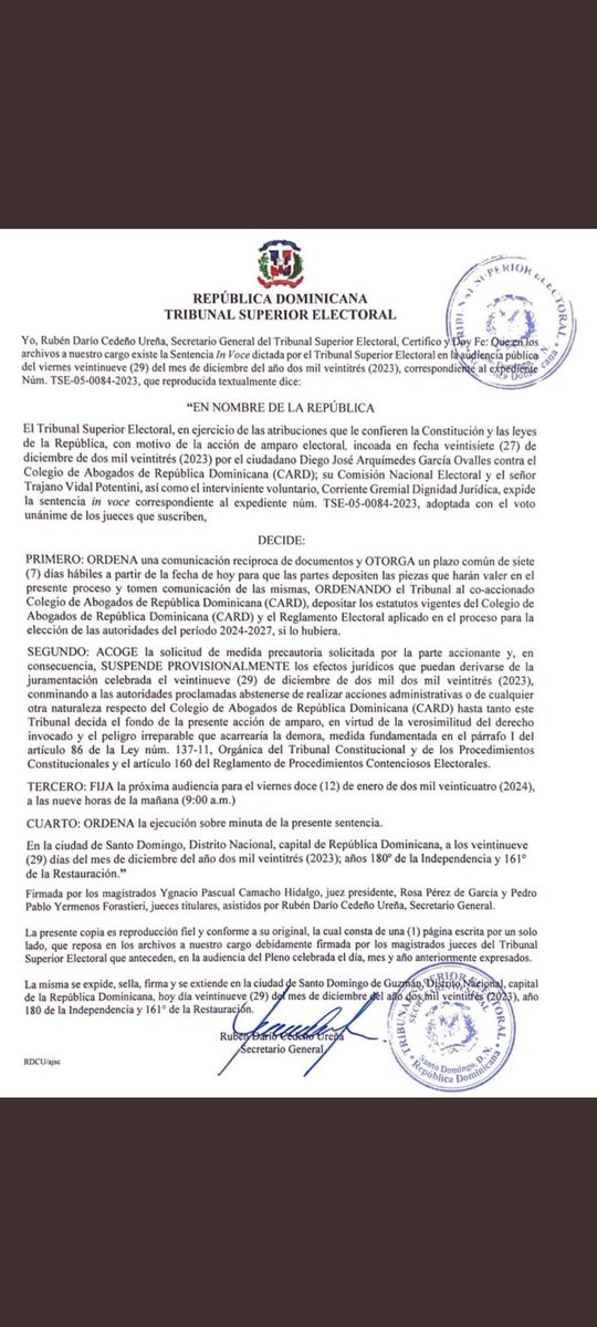 La resolución del #TSE que suspende los efectos juramentación de directiva <a href="/CARD/">CARD.com</a>  es lección a lideres de partidos políticos,que en vez de quejarse ahora por lo mismo que ellos hacían antes, sacar las manos de las elecciones en los gremios y la designación de los jueces [C.Simón]