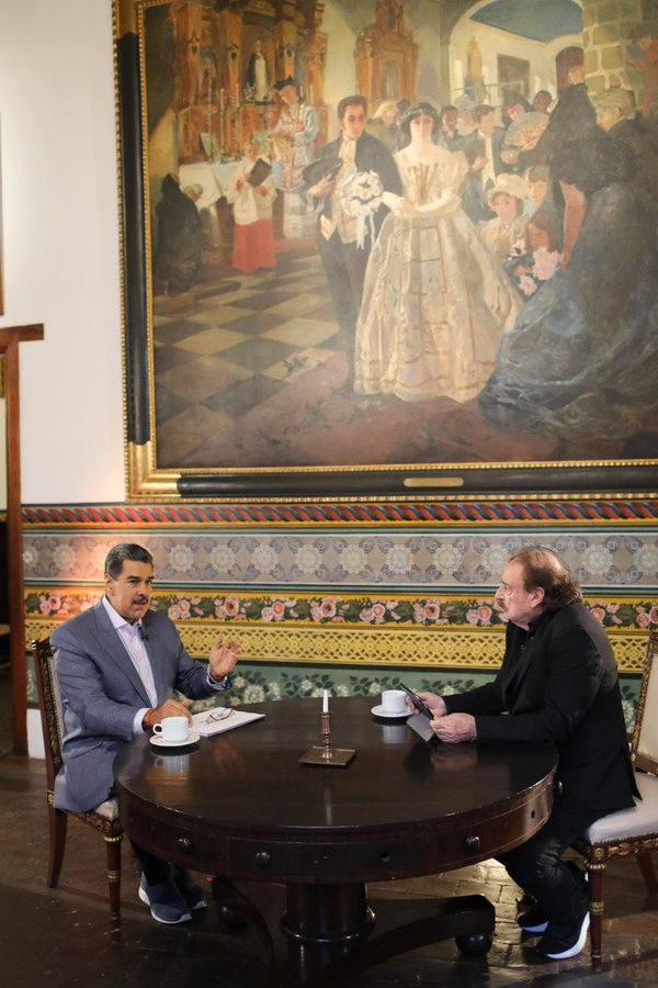 📢¡𝐀𝐬í 𝐥𝐨 𝐃𝐢𝐣𝐨!🇻🇪
Pdte. <a href="/NicolasMaduro/">Nicolás Maduro</a>: Quien gane la batalla en las redes, en las calles, en los medios, en las paredes, ganará la batalla de las ideas.
#2024DeBuenaEstrella