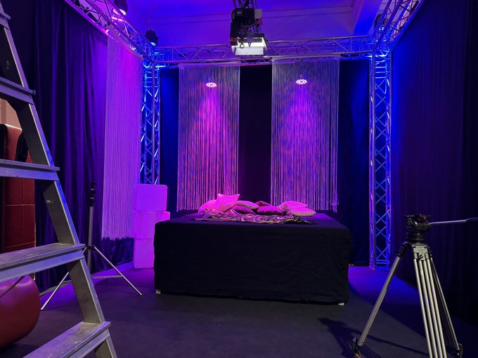 Bald ist wieder Casting Time&hellip;. Wer will ?   Eher die Schmuse Nummer oder doch lieber ganz Romantisch<a href="/tag/stockings"class="tags"><span>#stockings</span></a><a href="/tag/german"class="tags"><span>#german</span></a><a href="/tag/longhair"class="tags"><span>#longhair</span></a><a href="/tag/hardcore"class="tags"><span>#hardcore</span></a><a href="/tag/milf"class="tags"><span>#milf</span></a><a href="/tag/blowjob"class="tags"><span>#blowjob</span></a>