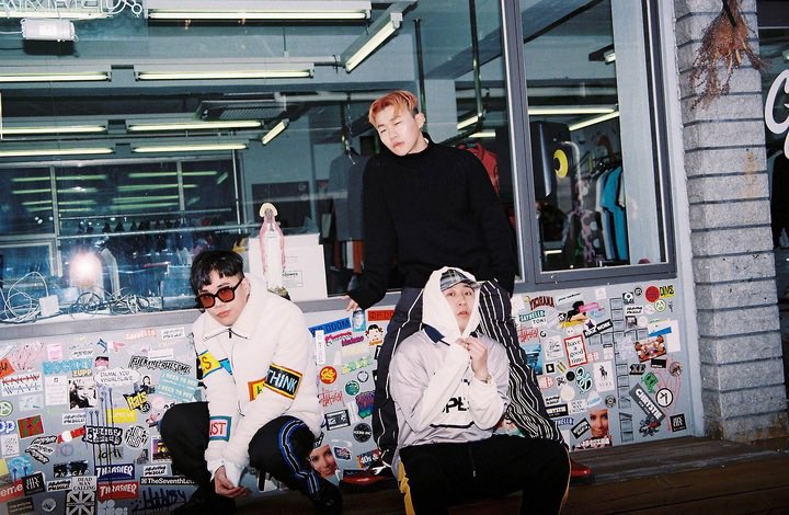seoul_therapy's tweet photo. Hangzoo was part of the trio Rhythm Power with Boi B and Geegooin since 2008 and the three of them founded Teamplay Music in 2020.
#HANGZOO #RHYTHMPOWER https://t.co/yC3ye7fQd2