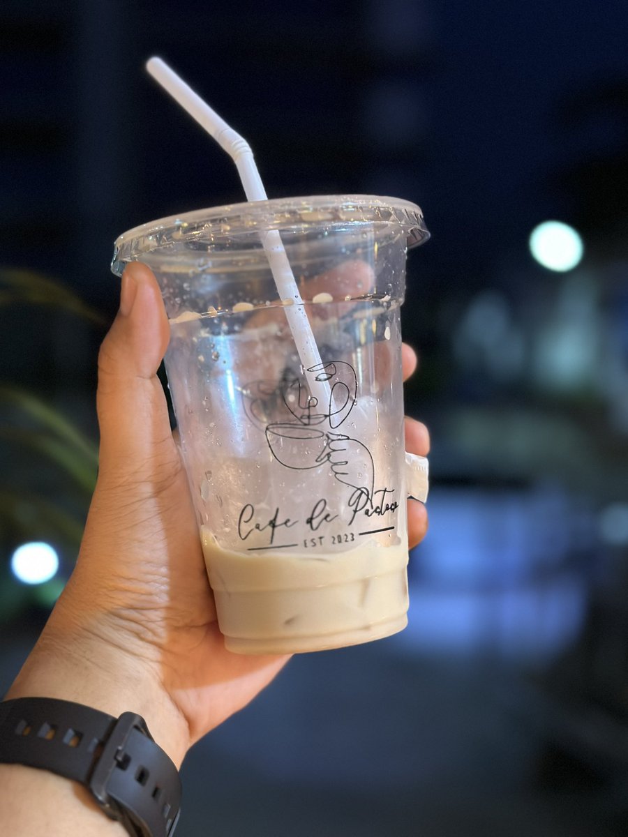 shebarae88's tweet photo. Coffee &amp; a friend…best combo for a hard day.😩 https://t.co/T0xAr7sxjk