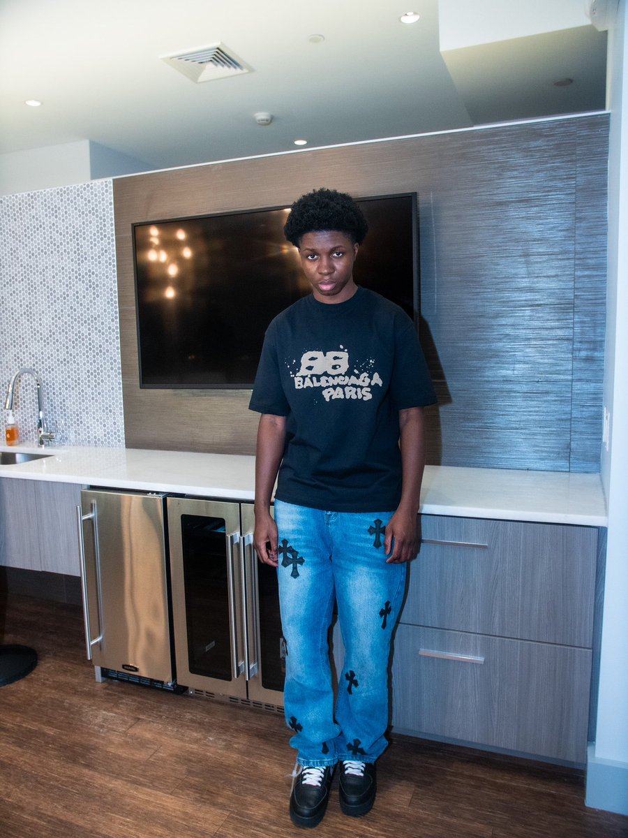FobKid's tweet photo. This the year I turn my dreams into reality 📈 https://t.co/W3yABn7bUh