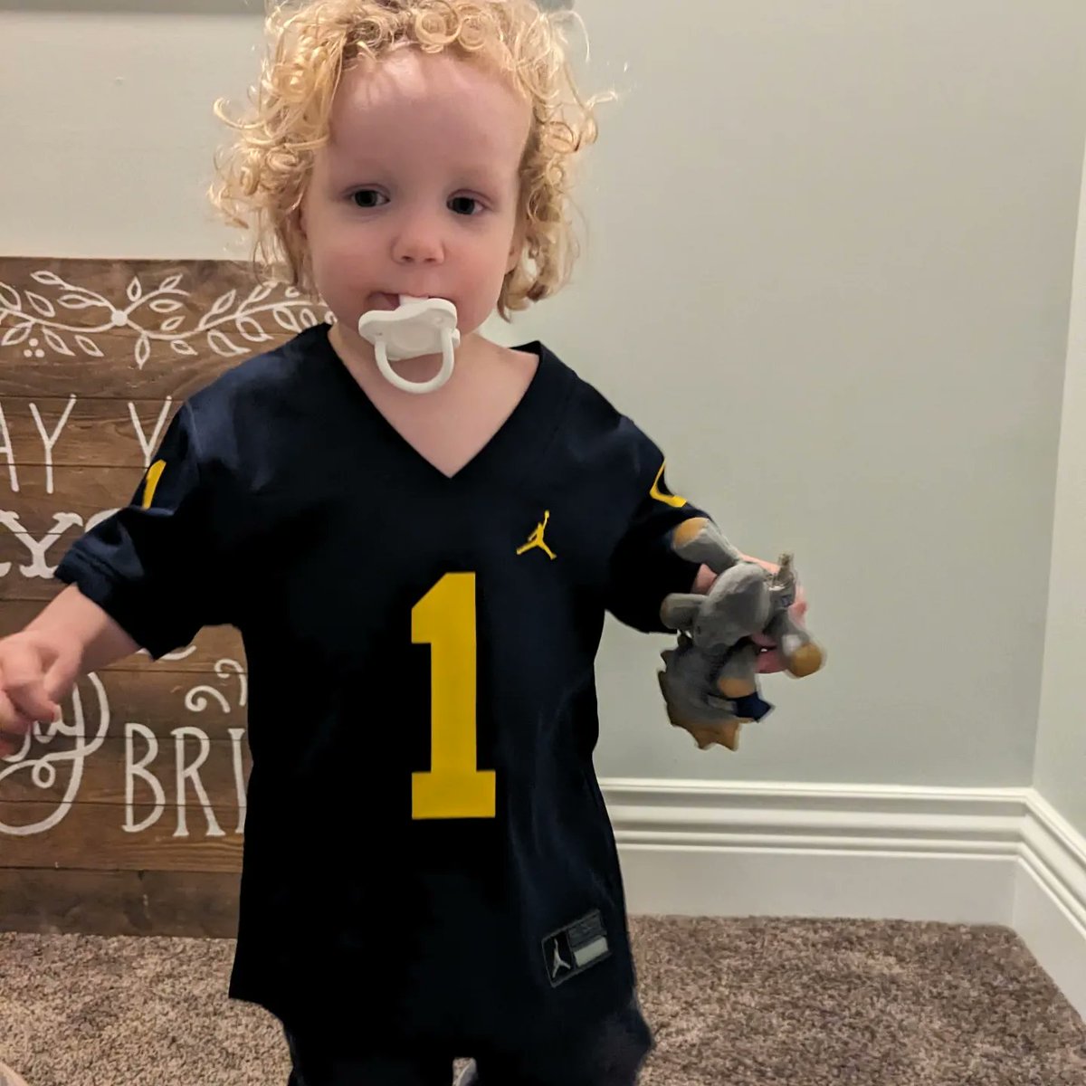 Meg_n_Connolly's tweet photo. Rose Bowl Champs! Thanks bama for an exciting game, but it's a great day to be a Michigan Wolverine! Go Blue! 💛💙💛💙 https://t.co/VnB38furSg