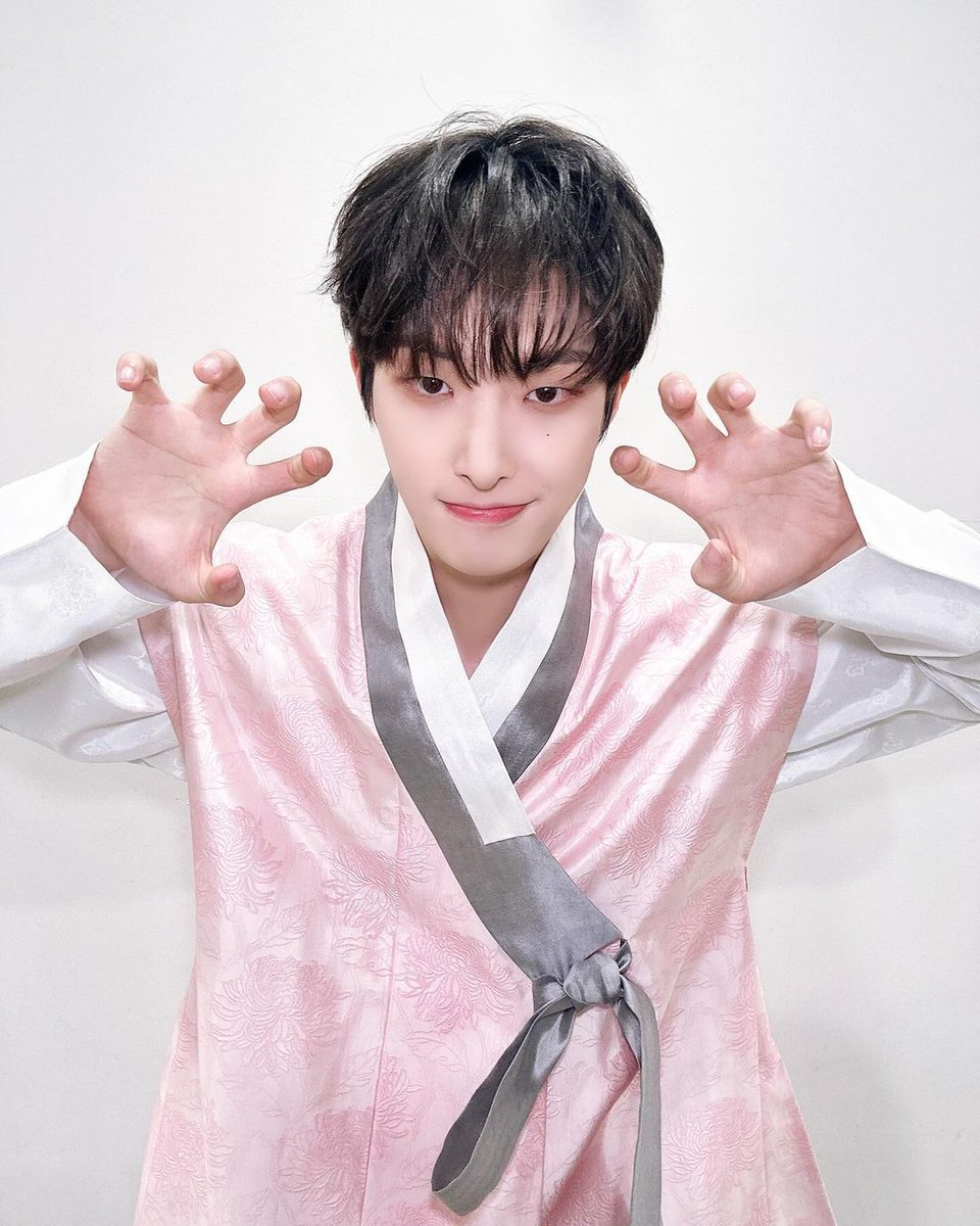 [📷] 240103 | MINGI

#ATEEZ #에이티즈 #MINGI