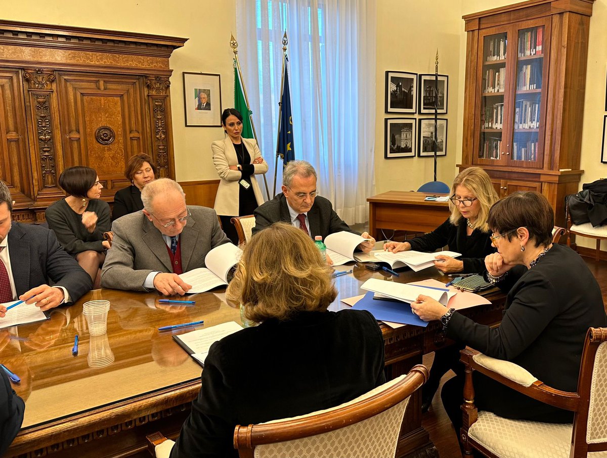 Good news to start #NewYear2024: just before Xmas a protocol securing safe passage to Italy for a further 1500, primarily from Libya, was signed.  #humanitariancorridors offer hope once more.
nev.it/nev/2023/12/20… <a href="/UNHCRItalia/">UNHCR Italia</a> <a href="/Viminale/">Il Viminale</a> <a href="/ItalyMFA/">Farnesina 🇮🇹</a> @ArciNazionale <a href="/santegidionews/">Comunità di Sant'Egidio</a>