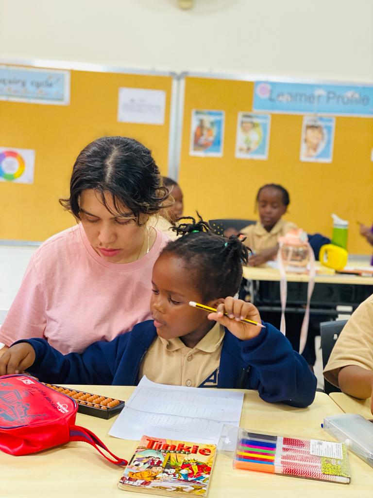 AmEugeneAnangwe's tweet image. #AD: 🏫 Small classes, BIG IMPACT! An interesting policy at @AcornsRwanda! The school maintains classroom sizes of no more than 18 students, creating an environment where every child's needs are identified and nurtured daily.  #SmallClassSizes #NurturedLearning #AISRwanda