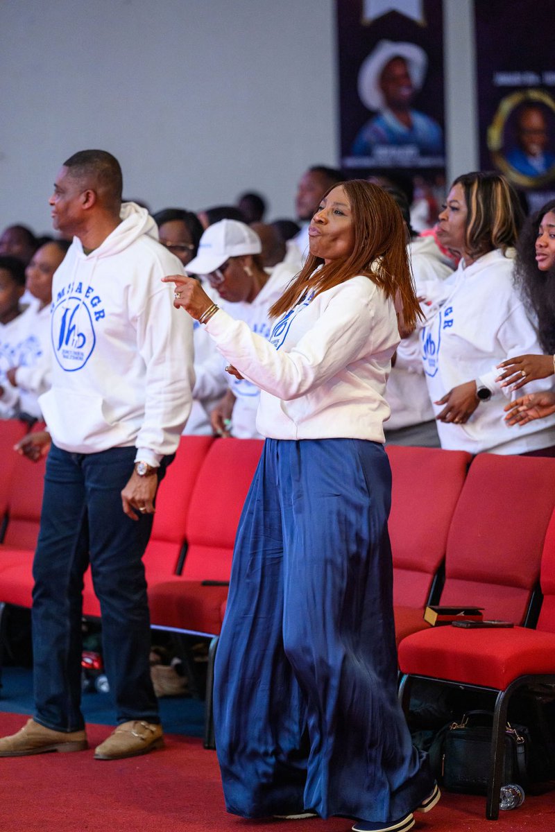 JesusHouseBalt's tweet photo. Soaking in the joy from our incredible Watchnight Service! This year has already kicked off on an amazing note. With God as our shield, get ready for the incredible things destined to unfold in our midst this year! π
#JesusHouseBaltimore #NewYear #NewBeginnings #GodMyShield https://t.co/Z48VidIklp