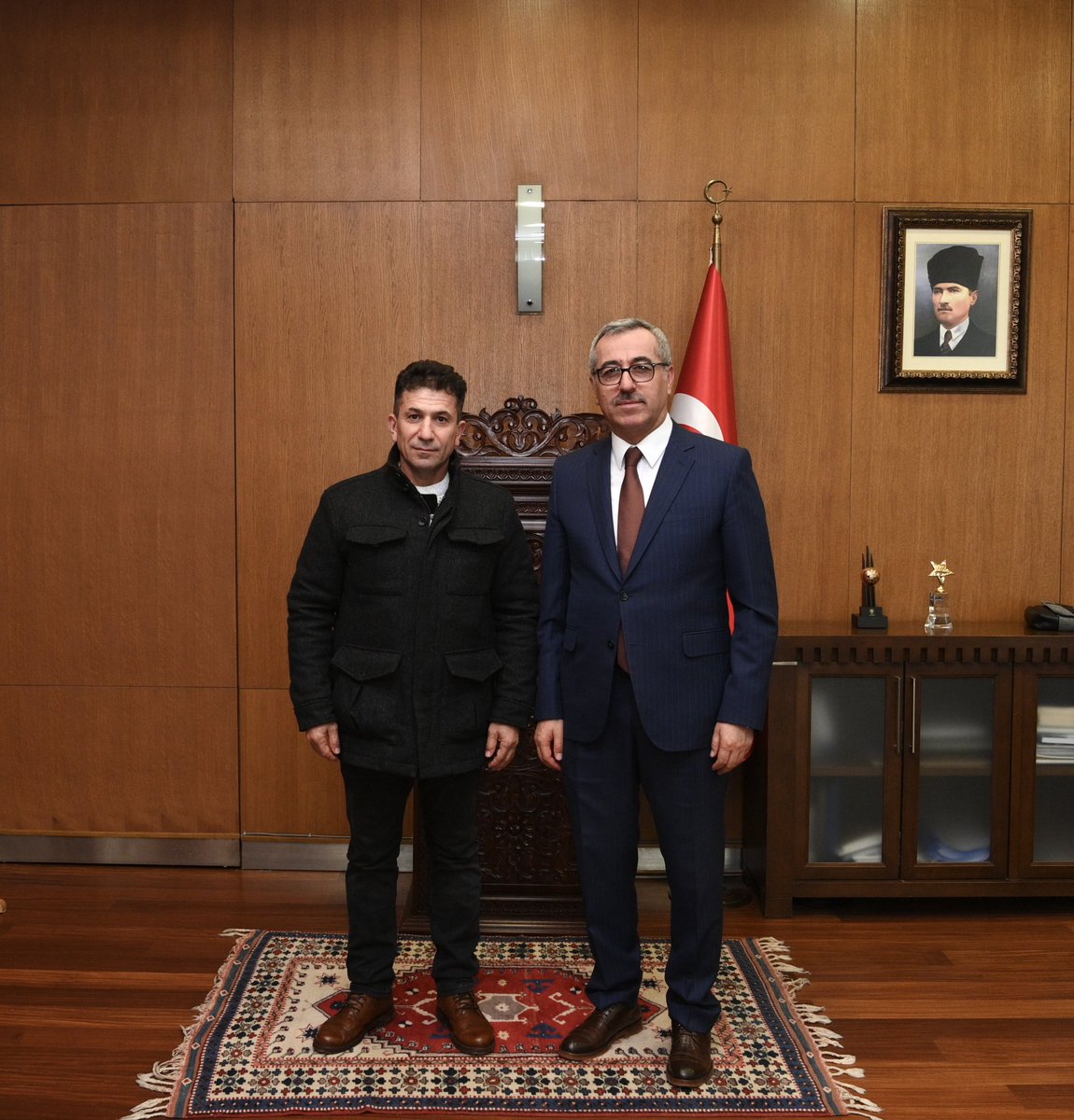 hayrettingng's tweet photo. Yaşadığımız iki büyük depremin akabinde yurdumuzun dört bir yanından gelen yardımlarla birlikte İngiltere’deki kardeşlerimizin de birçok kez destek ve dualarını gördük. Bugün ziyaretleriyle bizleri mutlu eden İngiltere Kahramanmaraşlılar Eğitim ve Kültür Derneği yöneticilerine teşekkür ediyor, İngilteredeki hemşerilerimize selamlarımı gönderiyorum.