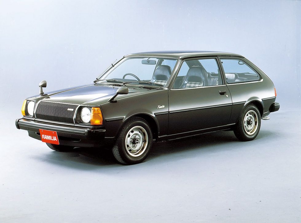 mazdaukpr's tweet photo. A #tbt to January 1977 and the launch of the Familia/323, a rear-wheel drive compact family car, it was a global success. Sales of this hatchback continued until 1980 when it was replaced by the next-generation 323, which was Mazda’s first front-wheel drive hatchback. https://t.co/3fUqWLbZ74