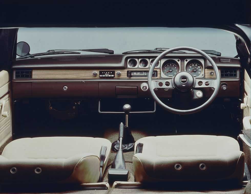 mazdaukpr's tweet photo. A #tbt to January 1977 and the launch of the Familia/323, a rear-wheel drive compact family car, it was a global success. Sales of this hatchback continued until 1980 when it was replaced by the next-generation 323, which was Mazda’s first front-wheel drive hatchback. https://t.co/3fUqWLbZ74