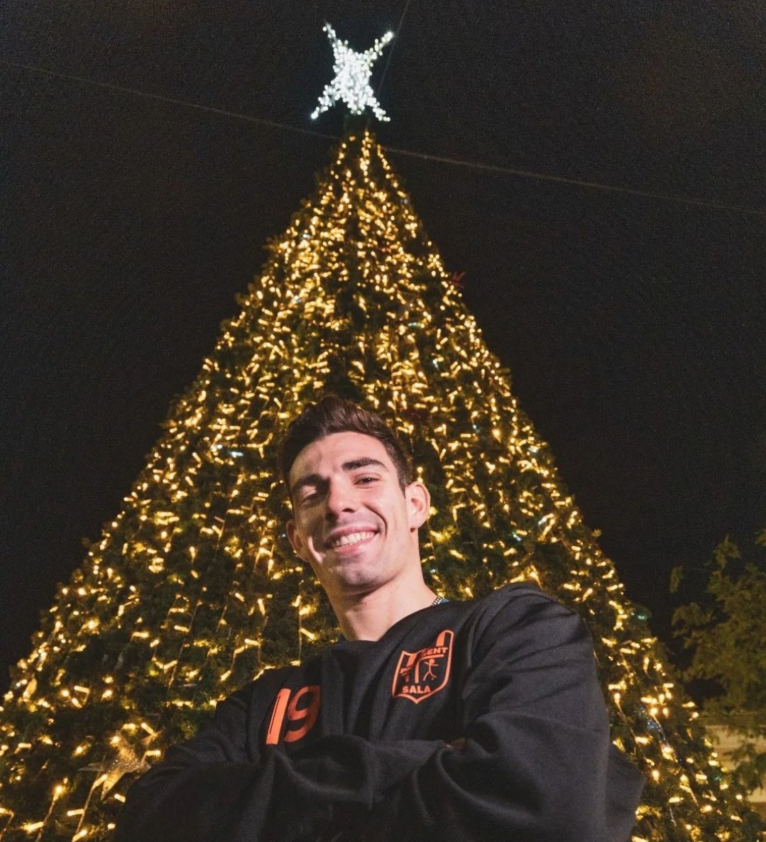 💥 🔄 FICHAJE / 2ªB 🇪🇦 💥

🗞️ El jugador <a href="/ramoonsantos3/">Ramon Santos 🤪</a> 🇪🇦 es nuevo fichaje de <a href="/FSPicassent/">FSPicassent</a> 🧡🖤 para esta temporada (2023-24), procedente del <a href="/LUDfutbolsala/">Levante UD FS</a> 💙❤️ de 2ª División 🇪🇦. ¡Mucha suerte al club y al jugador en su etapa juntos! 👏🏻

#Picassent #Valencia #LevanteUD #Futsal