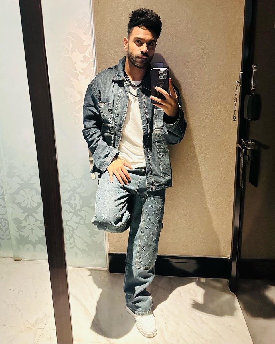 Sreeram_singer's tweet image. Day 2/366 💙

#SRC #Sreeramachandra