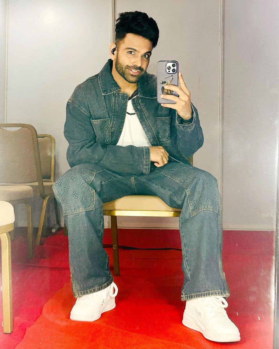 Sreeram_singer's tweet image. Day 2/366 💙

#SRC #Sreeramachandra