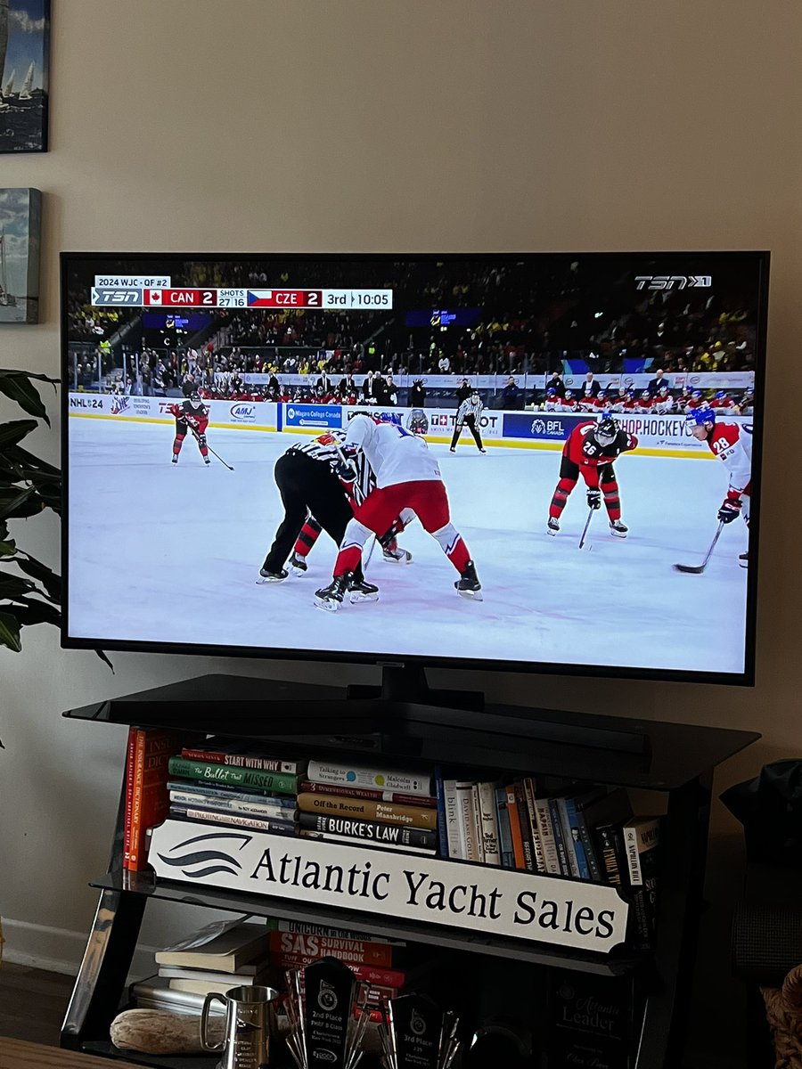 chrispowerj's tweet photo. Back to work in 15 minutes! #WorldJuniors #tsn https://t.co/RXPDTDrr18