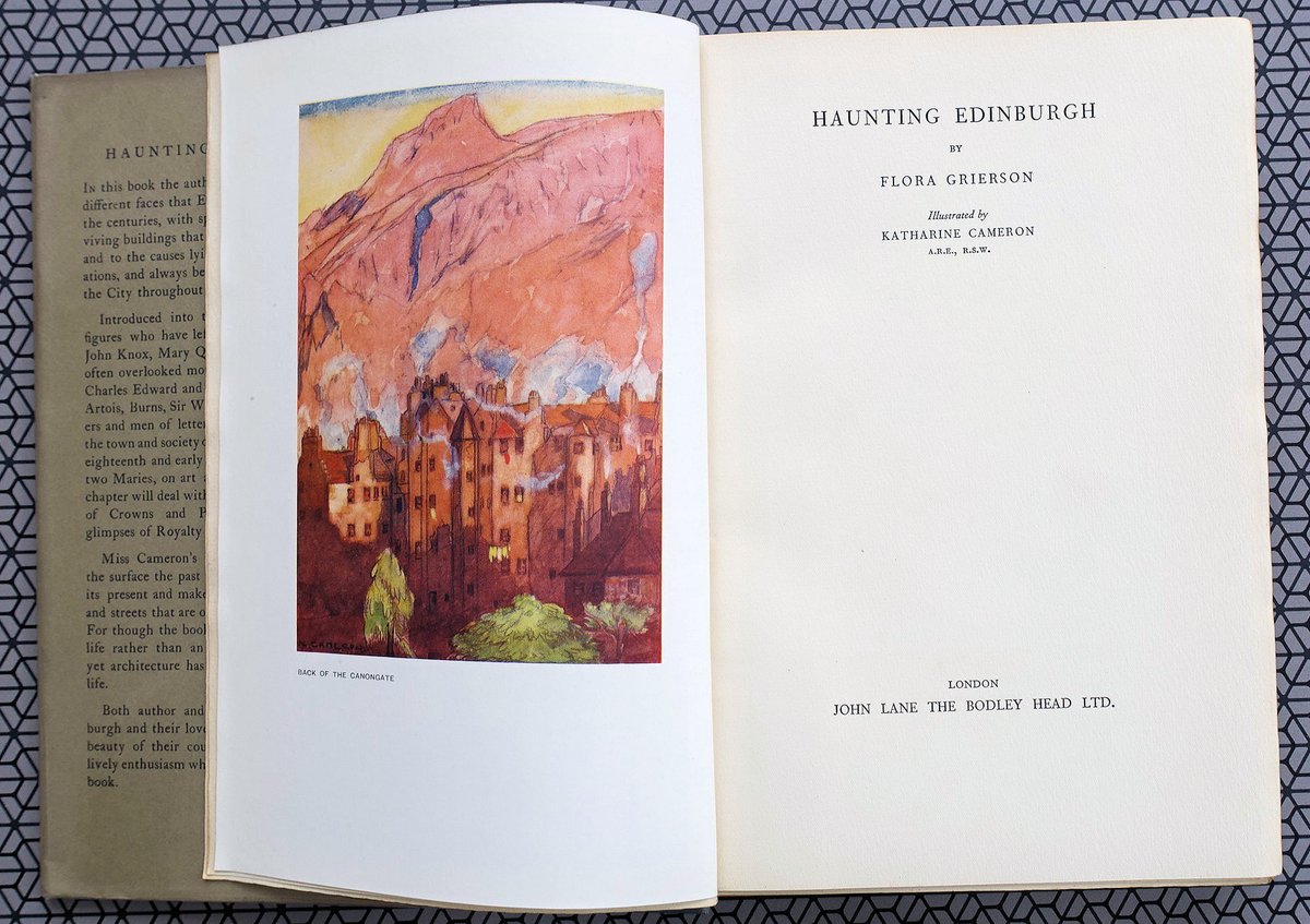 Art4Brains's tweet image. Haunting Edingburgh 1929 Grierson Eerste druk met stofomslag #EDINBURGH #Scotland with #dustjacket

link.marktplaats.nl/m2064435560?ut… via @marktplaats