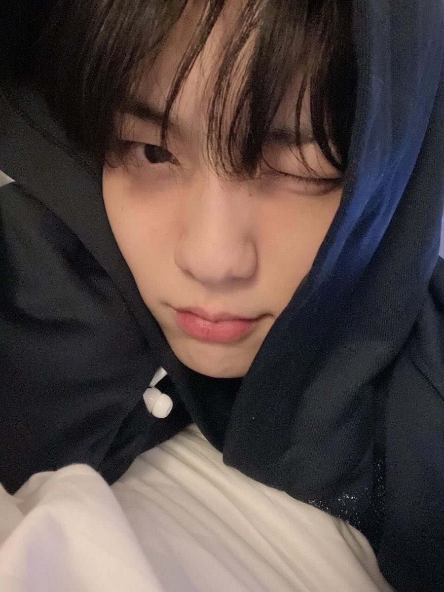 ylu0913's tweet photo. 숩준 역아고물

“ 아저씨, 나랑 할래요 ? 나 잘할 수 있는데 ”
“ 애기가 무슨 ㅋㅎ 언능 집 가서 공부나 하세요 ~ ”

.
.
.

“ 아흑 ! 잠시, 읏 - 만 ..! 으웅 …! 제발 - 아 ! ”
“ 하, 애기한테 깔리는 기분ㅇ 윽,.. 후우 … 어때요 ?ㅎ ” https://t.co/kE3EKCOx4Y