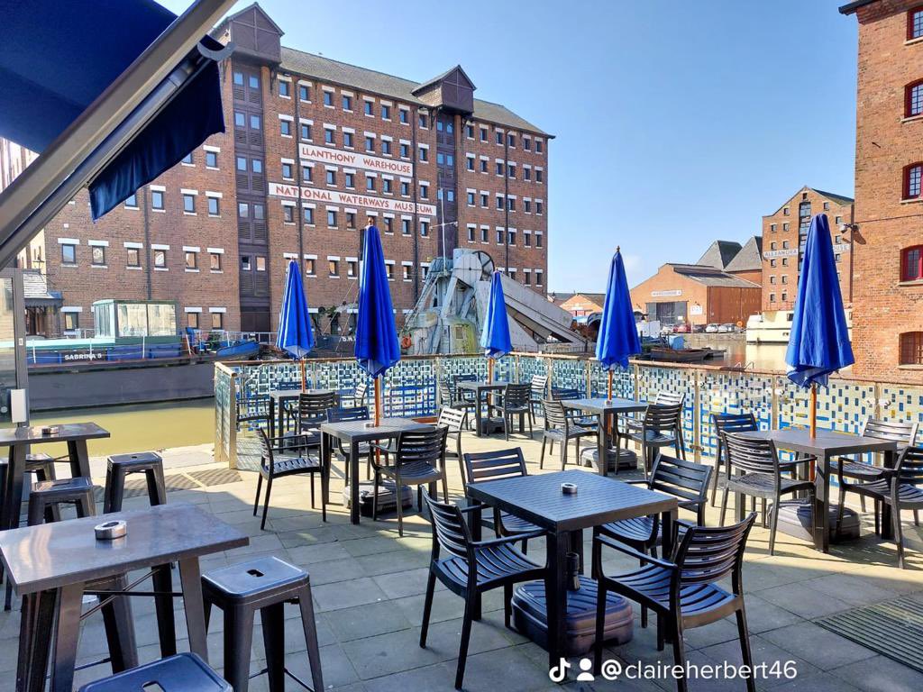 BlueBambooBar's tweet photo. Here at #BlueBamboo, we have the perfect venue situated in the heart of #Gloucester #Docks for a #PrivateParty. #Historic views , #WaterSide seating and great #Drinks why not book your #Party with us?! Please DM of us if you are interested. #PrivateFunction #Bookings #Birthdays https://t.co/cqGmo4kLyR