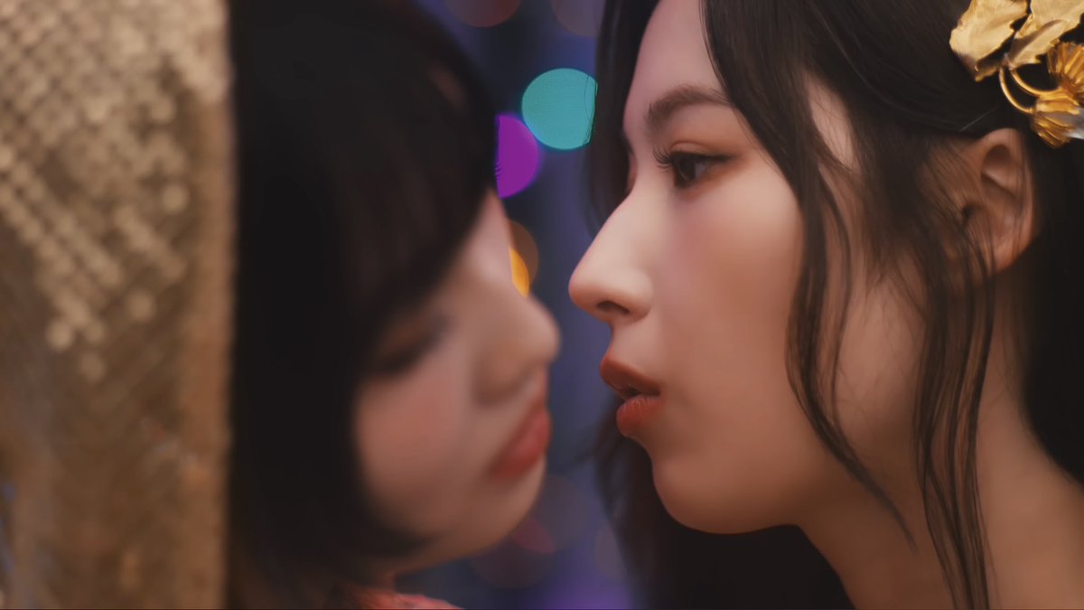 M0HYO's tweet photo. samo being put to work for queerbaiting https://t.co/eb94fquONU