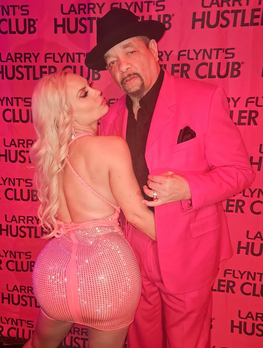 cocosworld's tweet photo. Hustler Club New Years 2024🎉🎉
#Anniversary #23yearstogether #NewYears2024 https://t.co/tUsnu6Hls1