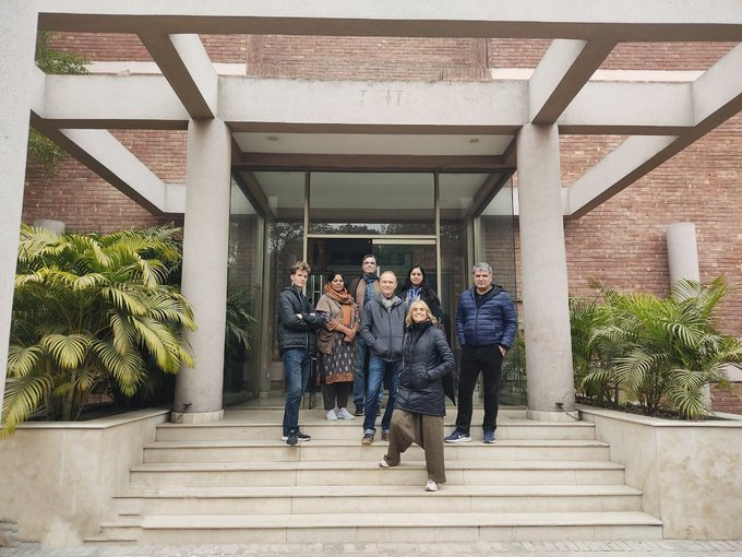 appcsocialmedia's tweet image. Foreign delegation visits #Alhamra Art Museum

#APPNews @AlhamraLAC 

app.com.pk/domestic/forei…