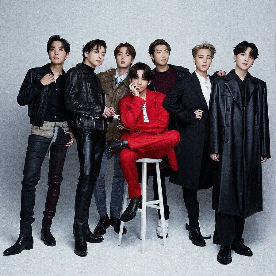 taesoothe's tweet photo. BTS win group and solo on the 33rd Seoul Music Awards

🏆 Fan Choice of The Year — V
🏆 Bonsang (Artist) — V
🏆 Bonsang (Artist) — Jungkook
🏆 Bonsang (Artist) — Jimin
🏆 World Trend Artist — BTS

Congratulations! https://t.co/7Xf5G2Hbwn