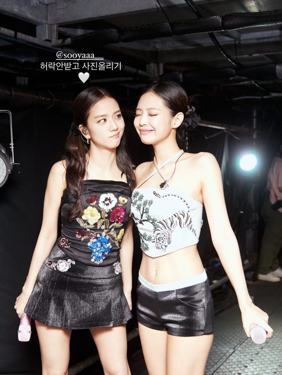 official_jensoo's tweet image. “…Kim Jisoo the most prettiest person in the world🤍”
“Jensoo”
“posting pictures without permission🤍”
“I love you my dear. Happy Birthday” - Jennie