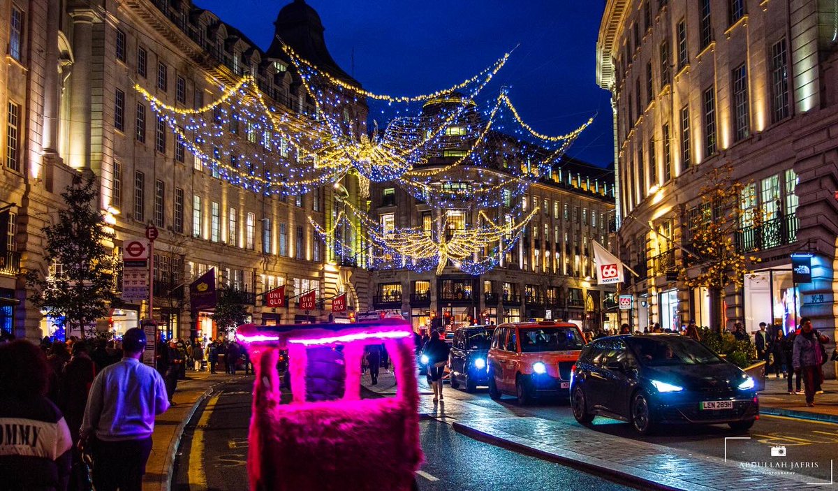 abdullahj's tweet photo. Holiday hustle meets London Bus-tle 🛍️💨
Regent Street, SoHo, Westminster, London, UK 🇬🇧
#photography #dslr #dslrofficial #nikon #nikonphotography #streetphotography #london #uk #england #visituk #visitlondon #visitengland #regentstreet #piccadilycircus #lights #travel https://t.co/bUN9snp0D4